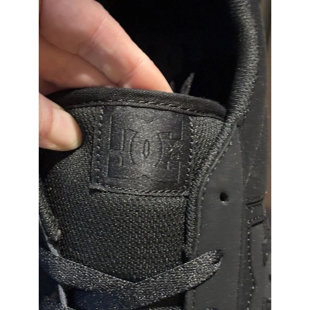 New DC Striker Black Mens Shoes ADYS100624 Size 13 Skateboarding